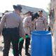 Wujud Nyata Kepedulian Sosial, Kapolres Sumbawa Turun Langsung Salurkan Bantuan Air Bersih ke Dusun Labu Sawo