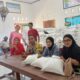 Bhabinkamtibmas Polsek Bolo Kawal Penyaluran Bantuan Beras Bagi Warga Binaan di Desa Tambe