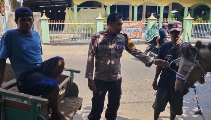 Bhabinkamtibmas Polres Bima Kota Sambangi Komunitas Gerobak, Sosialisasikan Call Center 110