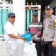 Bhabinkamtibmas Polsek Bolo Dampingi Pemdes Nggembe Salurkan Bantuan Sosial Bagi Warga Binaan