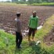 Dukung Swasembada Pangan, Bhabinkamtibmas Polsek Tambakboyo Cek Lahan Sawah Siap Tanam