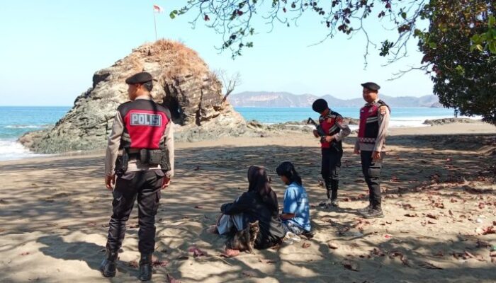 Patroli Wisata di Poto Batu, Polisi Pastikan Liburan Wisatawan Aman dan Nyaman