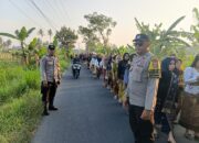 Personel Polsek Selong Lakukan Pengamanan Tradisi Nyongkolan di Lombok Timur