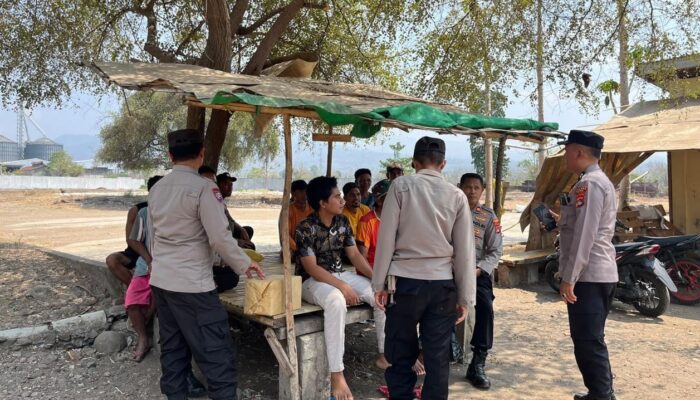 Kolaborasi Ciptakan Sitkamtimas Yang Kondusif, Satbinmas Polres Bima Kabupaten Gelar Revitalisasi Poskamling