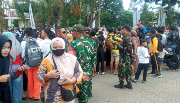 TNI Hadir Jaga Meriahnya Parade MotoGP di Mataram