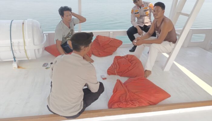 Patroli Rutin di Pelabuhan Bima, Polsek Kawasan Pelabuhan Sosialisasikan Layanan Call Center 110