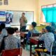 Jaring Pelajar Berprestasi, Polsek Alas Gelar Sosialisasi Penerimaan Siswa Baru SMA Kemala Taruna Bhayangkara di SMPN 1 Alas