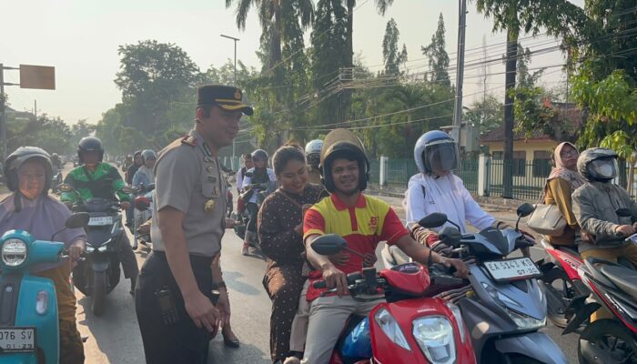 Kapolres Bima Kota Turun Langsung Atur Lalu Lintas Pagi, Pastikan Aktivitas Warga Lancar